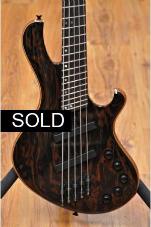 Maruszczyk Frog Omega 5a 24 Ebony Multiscale Maruszczyk Frog Omega 5a 24 Ebony Multiscale